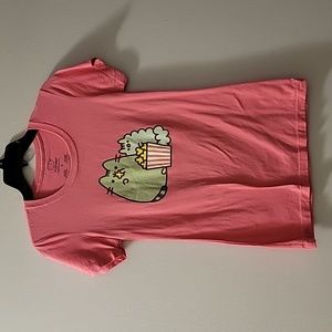 Pusheen shirt 🌷